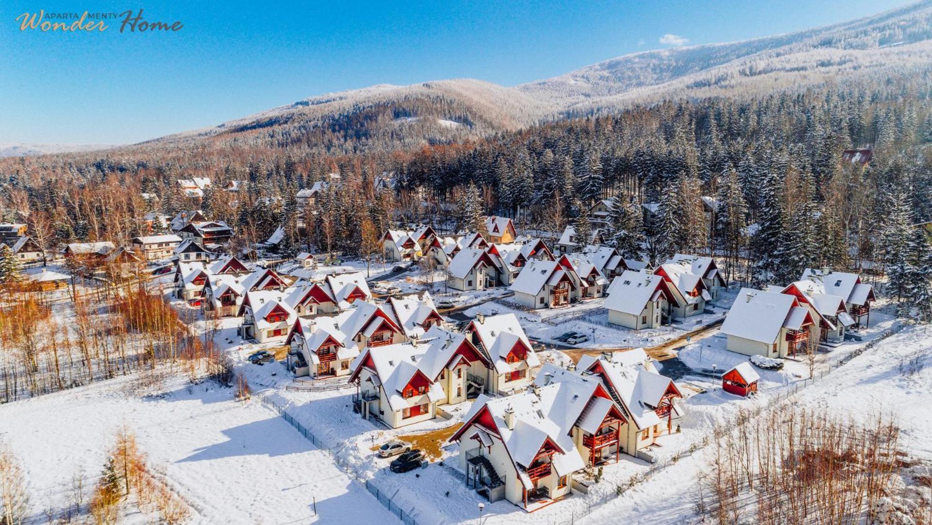 Wonder Home - Domki Gorskie Na Osiedlu Dozorowanym, Z Kominkami I Placem Zabaw Karpacz Kültér fotó